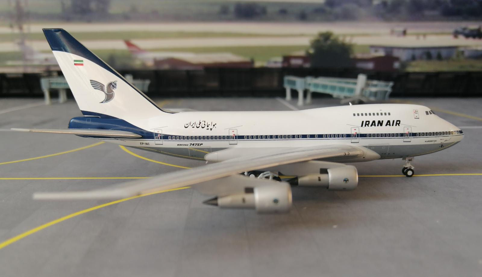 NG MODELS IRAN AIR BOEING B747SP EP-IAC 1/400