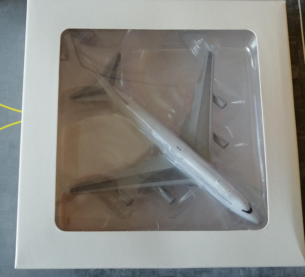 Miniatyrbilde: JC WINGS  BOEING B747-400 BLANK WITH GE ENGINES  1/400