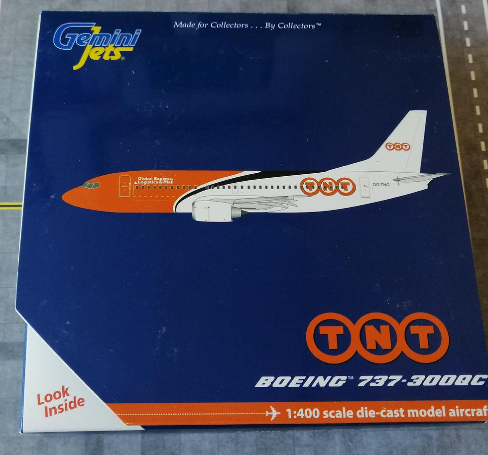 Thumbnail: TNT EXPRESS Boeing B737-300 OO-TNG  in 1/400 by Gemini jets