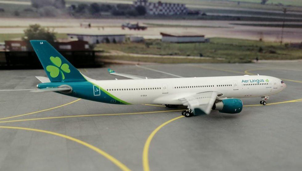 الصورة المصغرة: PHOENIX AER LINGUS AIRBUS A330-300 G-EILA 1/400