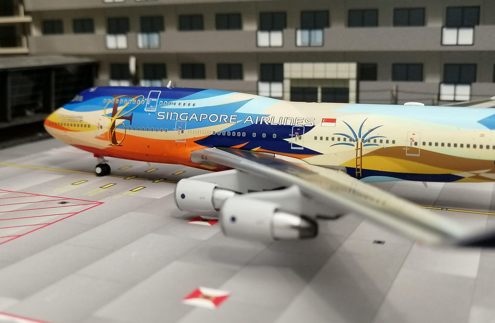 SINGAPORE AIRLINES BOEING 747-400 TROPICAL 9V-SPK 1/400