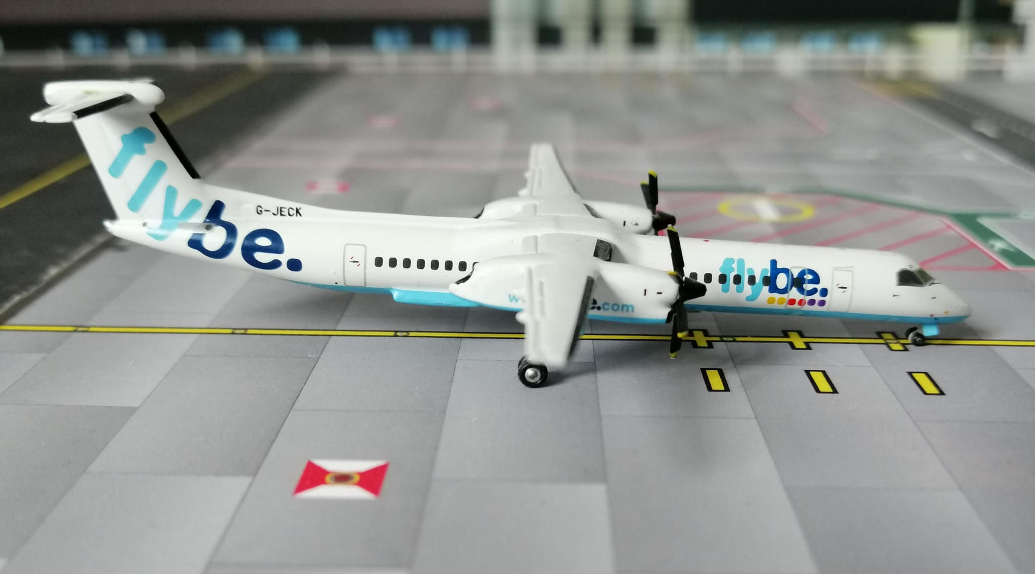 GEMINI JETS FLYBE BOMBARDIER  Q400 G-JECK (WHITE)   1400