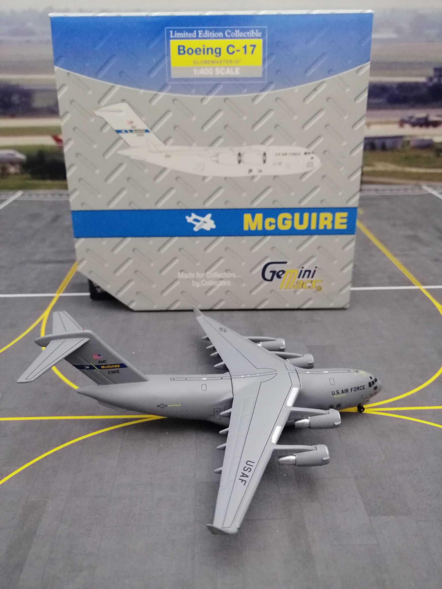 GEMINI MACS USAF BOEING C-17 AMC 33125 "McGUIRE" 1/400