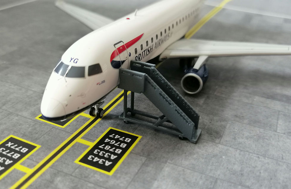 Miniatura: WINGS400 PASSENGER STAIRS / GSE  (X3) REGIONAL AIRCRAFT 1/200