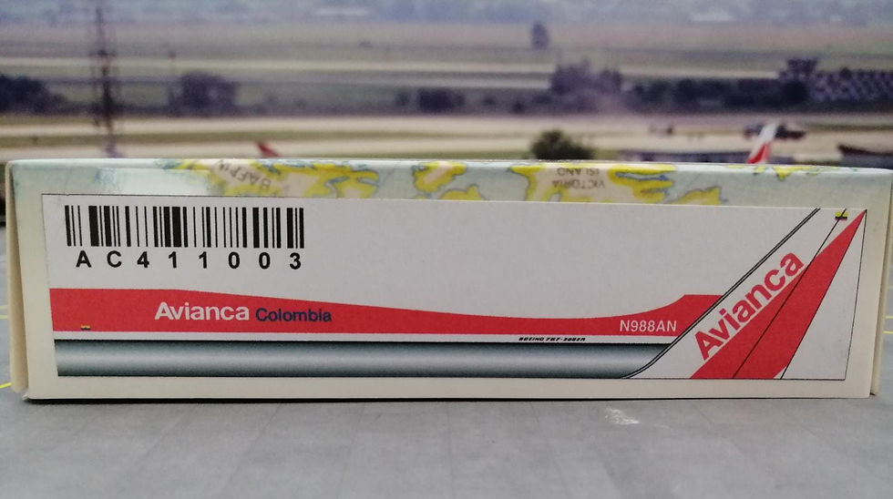 الصورة المصغرة: AEROCLASSICS AVIANCA COLUMBIA   B767-200ER  N988AN 1/400