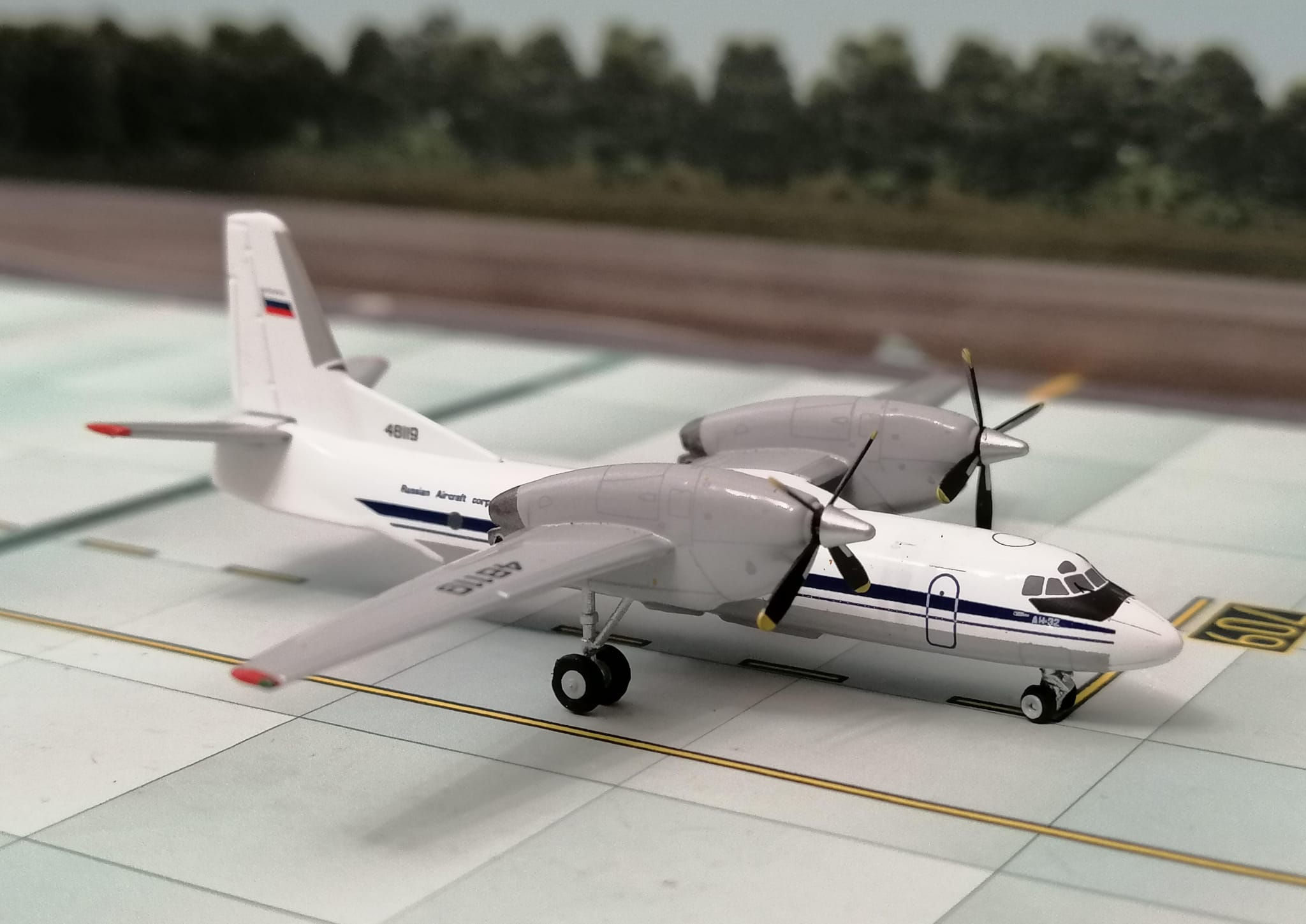 JC WINGS AEROFLOT "MIG" ANTONOV AN-32 48119 1/400