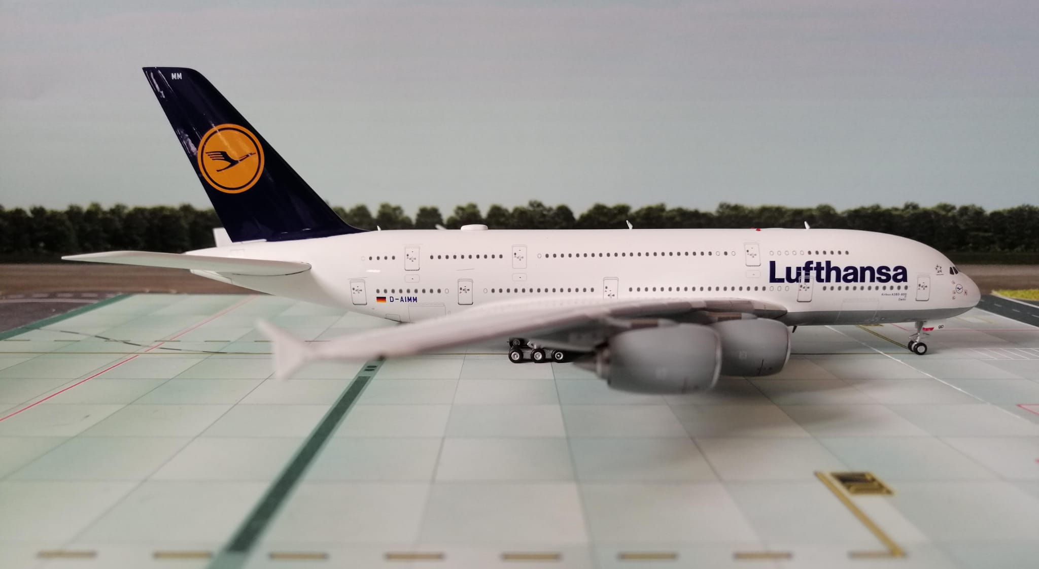AV400 LUFTHANSA AIRBUS A380-841 D-AIMM 1/400