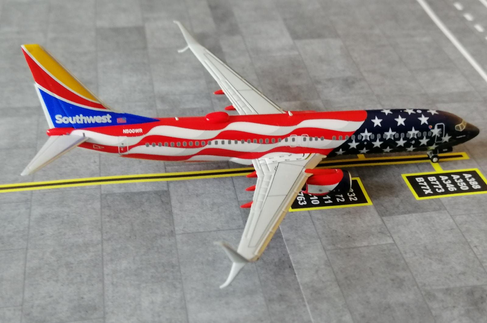 NG MODELS SOUTHWEST AIRLINES B737-800 N500R "FREEDOM ONE" 1/400
