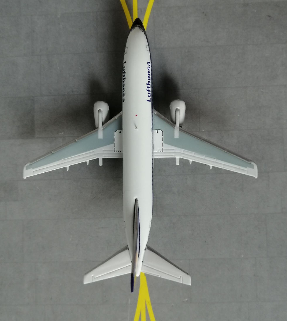 サムネイル： MINIATURE MODELS LUFTHANSA  BOEING B737-330 D-AXBD  1/400