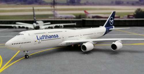 PHOENIX LUFTHANSA BOEING B747-8i D-ABYA 1/400 | wings400
