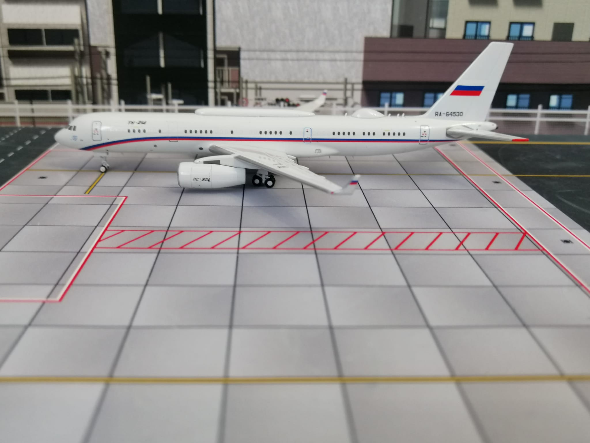 PANDA MODELS ROSSIYA  TUPOLEV TU-214 RA-64530  1/400