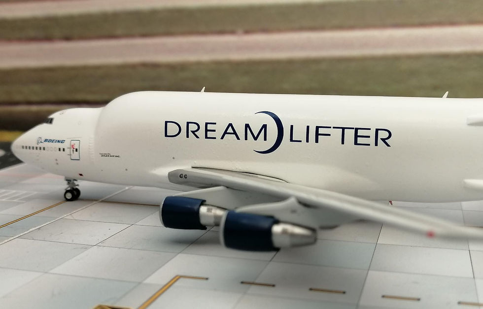 Miniaturebillede: JC WINGS BOEING B747-400LCF "DREAMLIFTER" N249BA 1/400