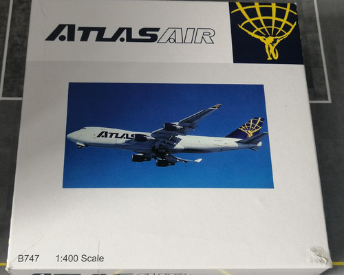１／400 BIG BIRD ATLAS AIR 747-400 Spotted: a certain icon in the sky cruising in style. Four