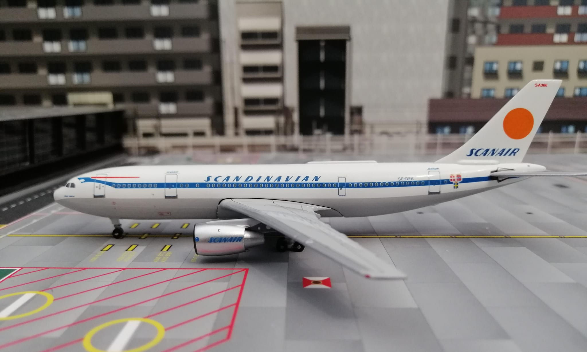 AEROCLASSICS SCANAIR AIRBUS A300B4 SE-DFK 1/400