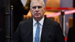 lo acusan de tener sexo con un adolescente