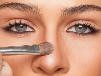 Opération sans chirurgie ou comment affiner le nez grâce au maquillage : contouring du nez