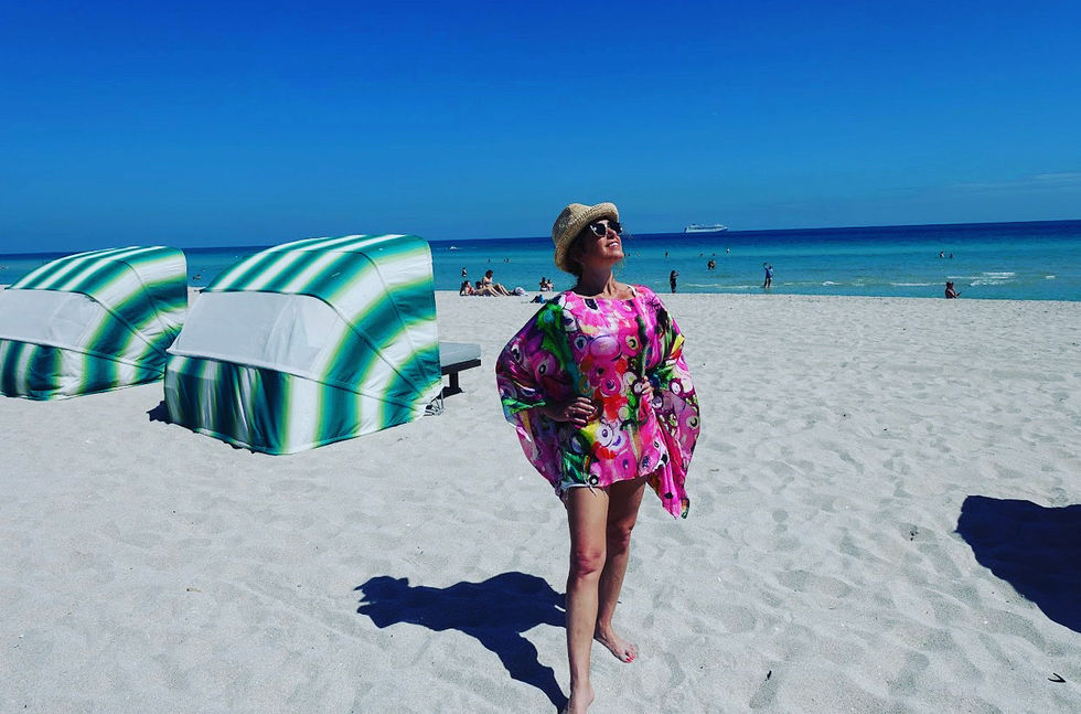 model poncho fuschia fantasy.JPG