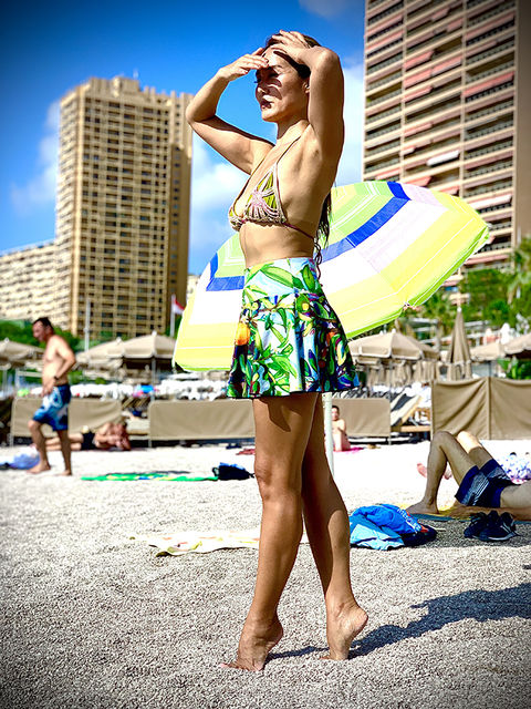 model skirt gril ipan beach.jpg