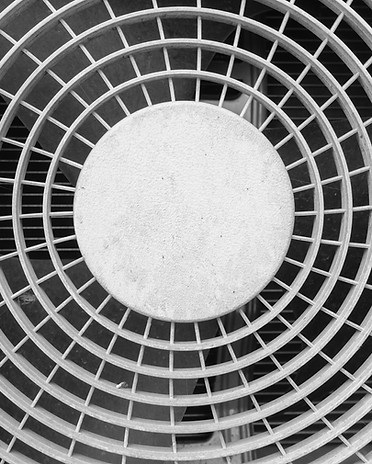 Détail de la grille du ventilateur