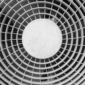 Dormir com ventilador ligado pode desenvolver doenças, alerta especialista