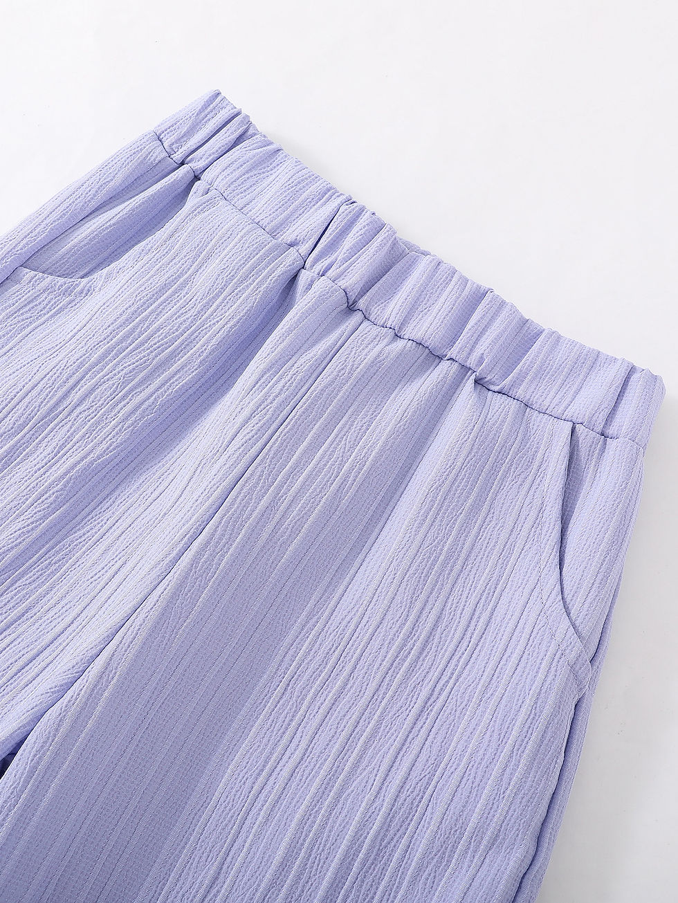 الصورة المصغرة: لباس علوي كامي مع القميص بأزرار للبنت مع بنطلون