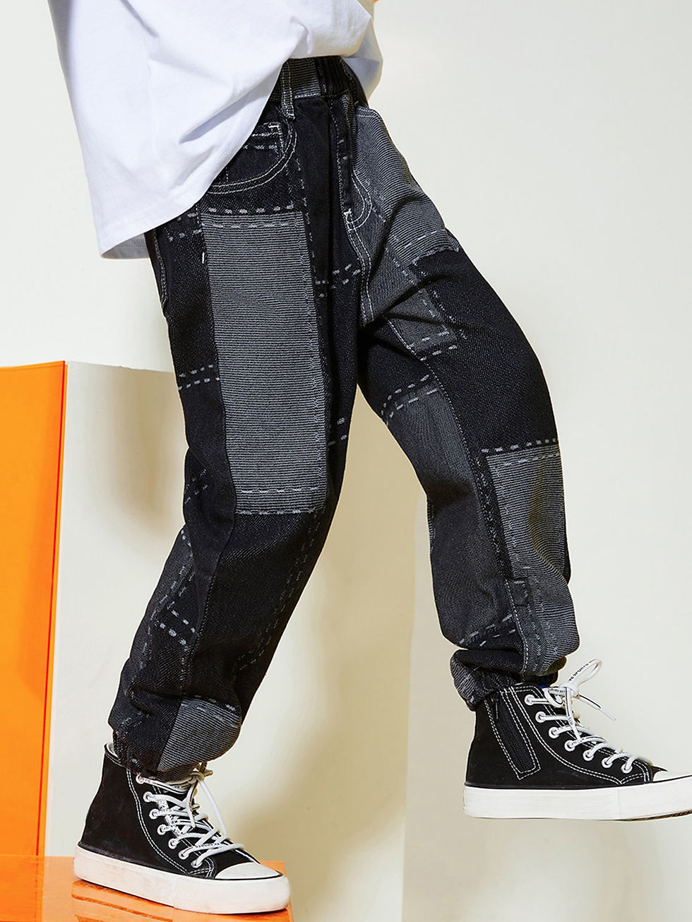 الصورة المصغرة: بنطلون جينز برباط ألوان متباينة جيب مائل ولد