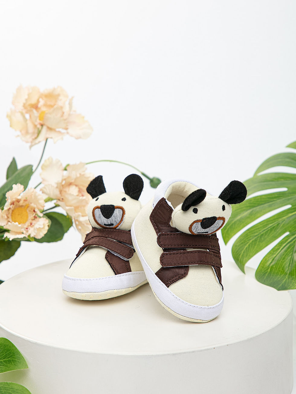 الصورة المصغرة: حذاء رياضي لاصق سحري دب مطرز رياضي خارجي قماش للاطفال