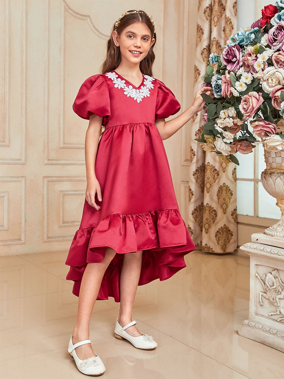 الصورة المصغرة: فستان مزين بزهر اكمام منتفخة حافة منخفضة وعالي بنات