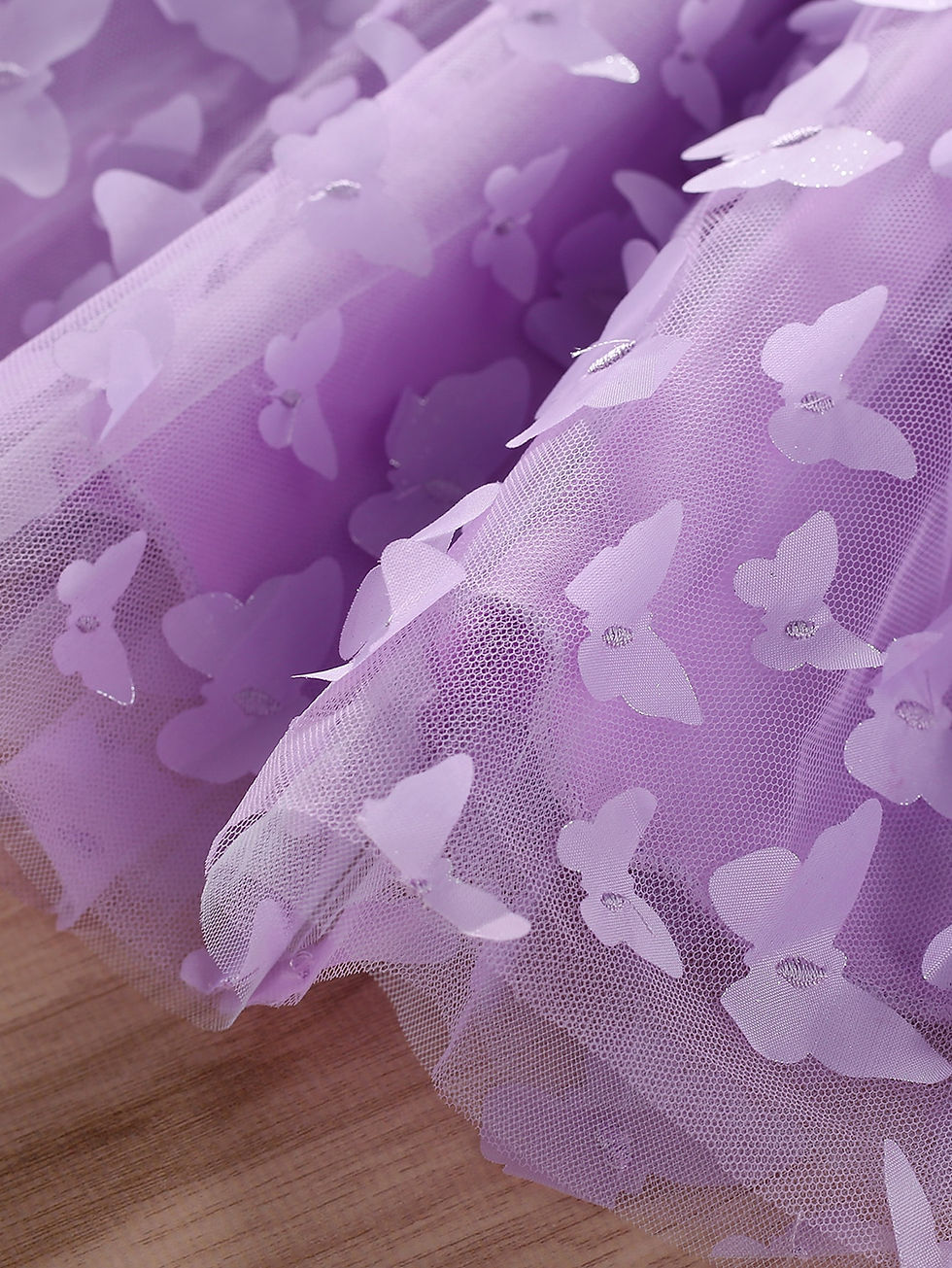 الصورة المصغرة: فستان كامي بهدب مدرز مقلم فراشة مزين للبنات الصغار