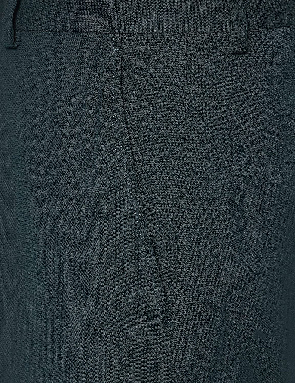 الصورة المصغرة: أخضر غامق