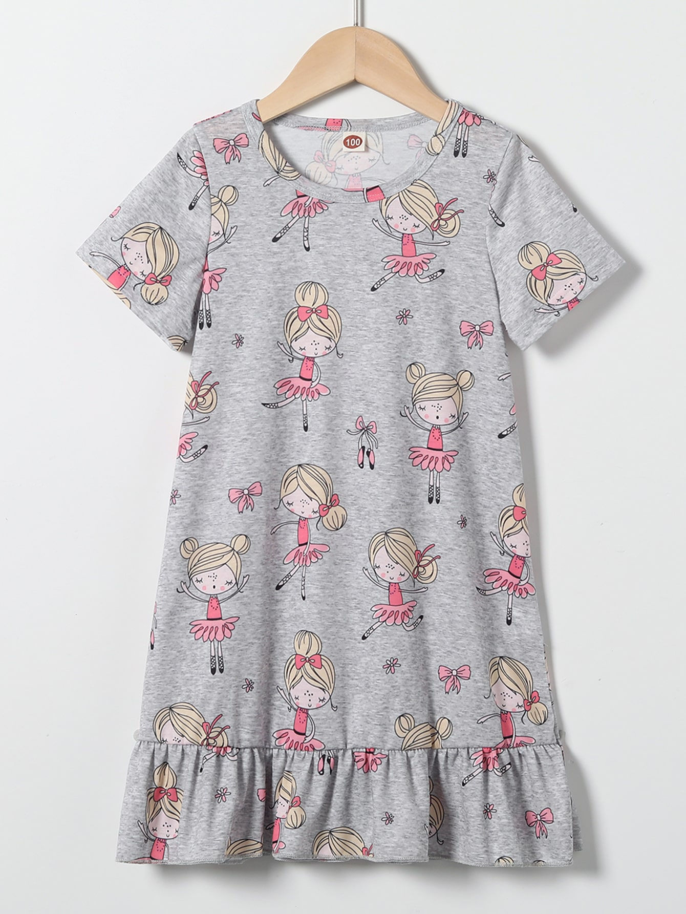 فستان نوم بأطراف مكشكشة وجرافيك شخصية كرتونية - طفلة صغيرة