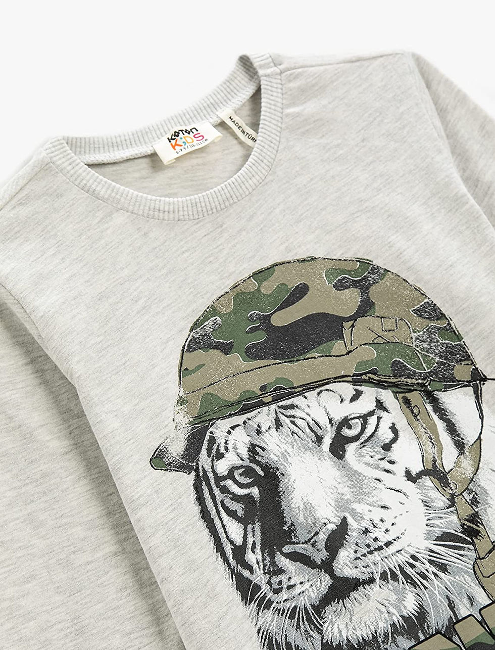 الصورة المصغرة: تي شيرت تي شيرت بأكمام طويلة مطبوع عليه شعار كوتون للأولاد