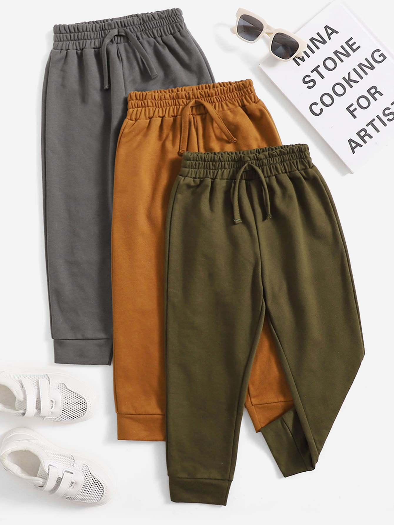 بنطلون رياضي بربطة امامي بلون موحد 3 قطع للأولاد الصغار