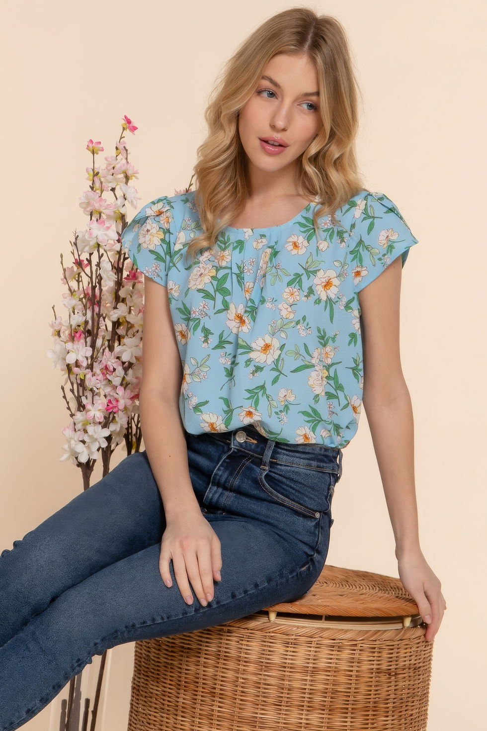 Thumbnail: Short Tulip Slv Floral Print Woven Top           