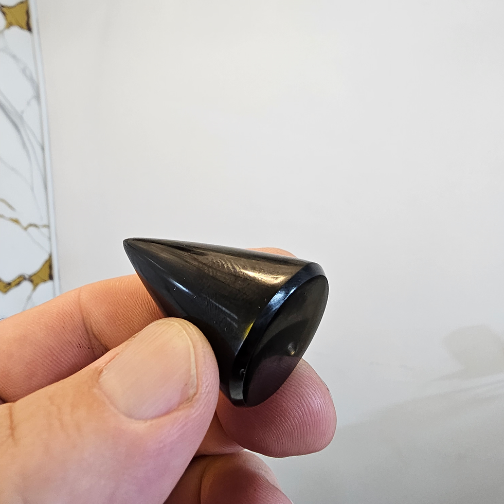 Miniatura: Cone em obsidiana 