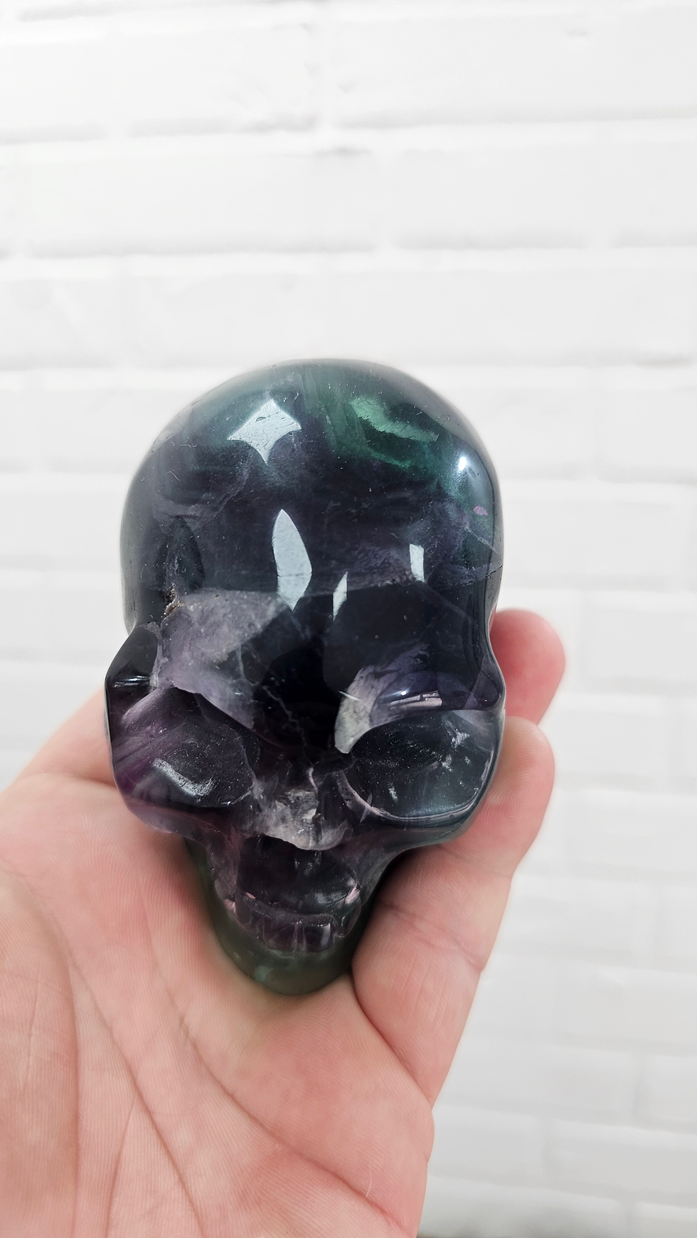 Miniatura: Crânio em fluorita arco-íris
