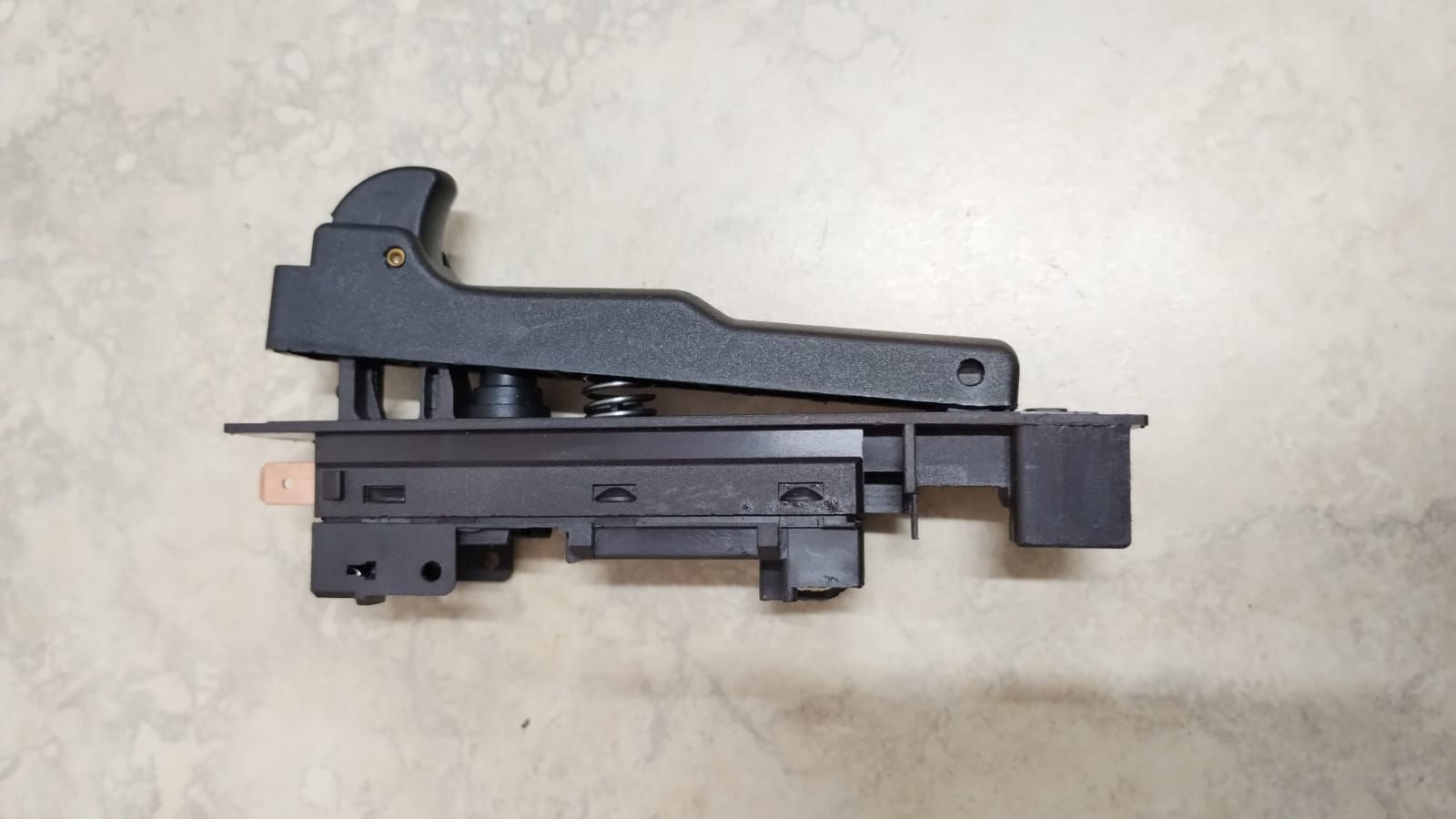 SWITCH DE ENCENDIDO PARA PULIDORA 7" 1800 W 8500 RPM UBERMANN