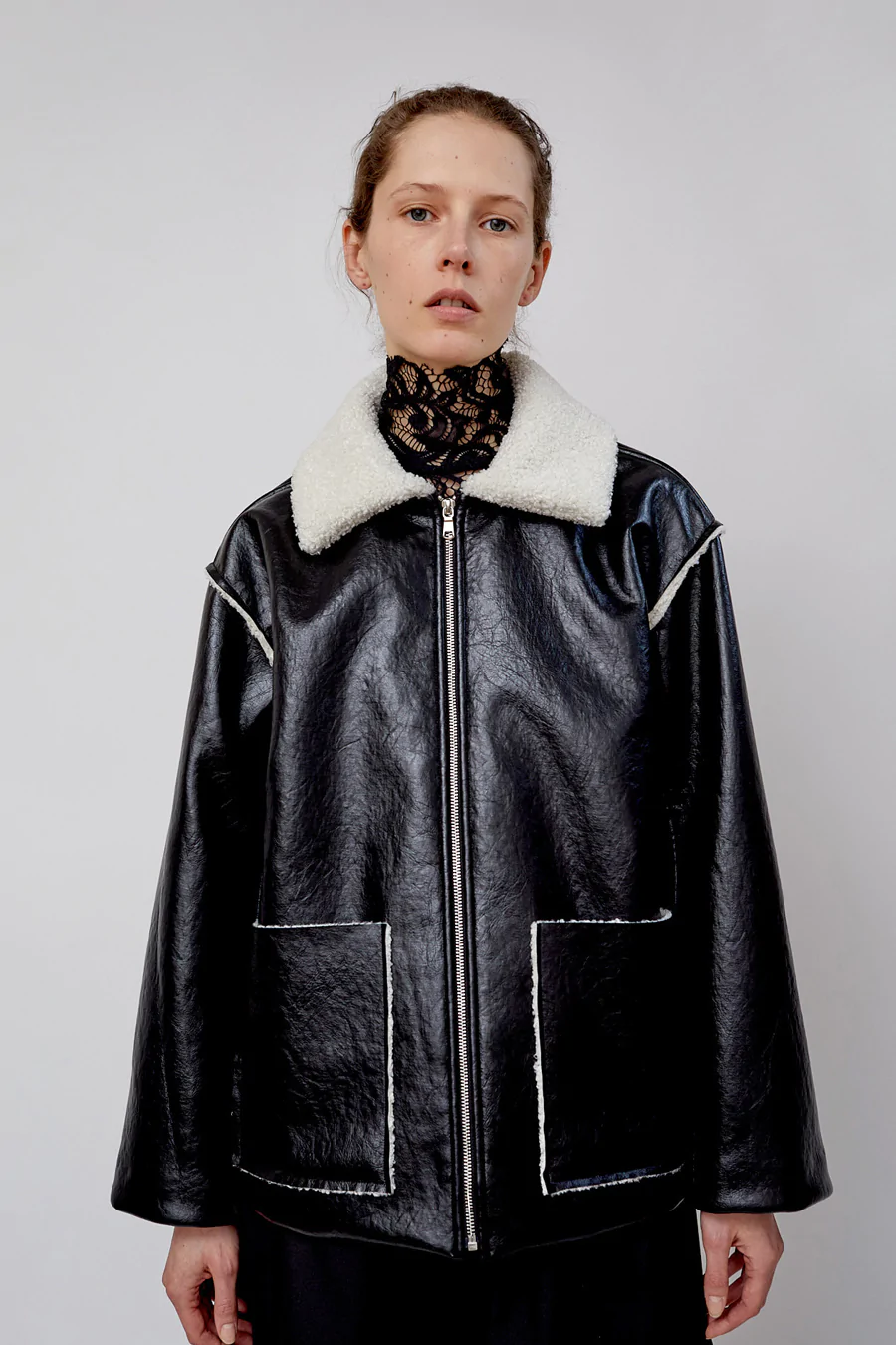 No6-AW22-Steve-Jacket-in-Black-and-White_05_1000x.webp