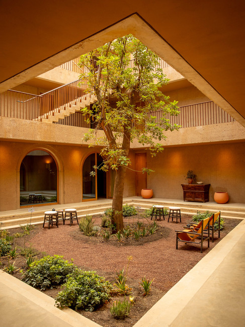 cour de l'hotel Mylos