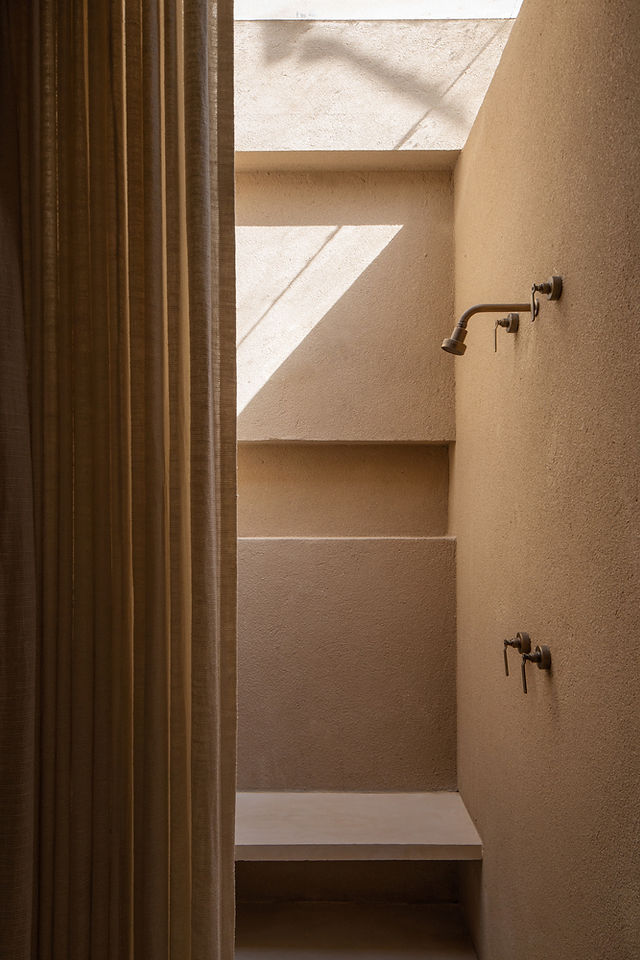 douche en terracotta dans le spa de dois tropicos