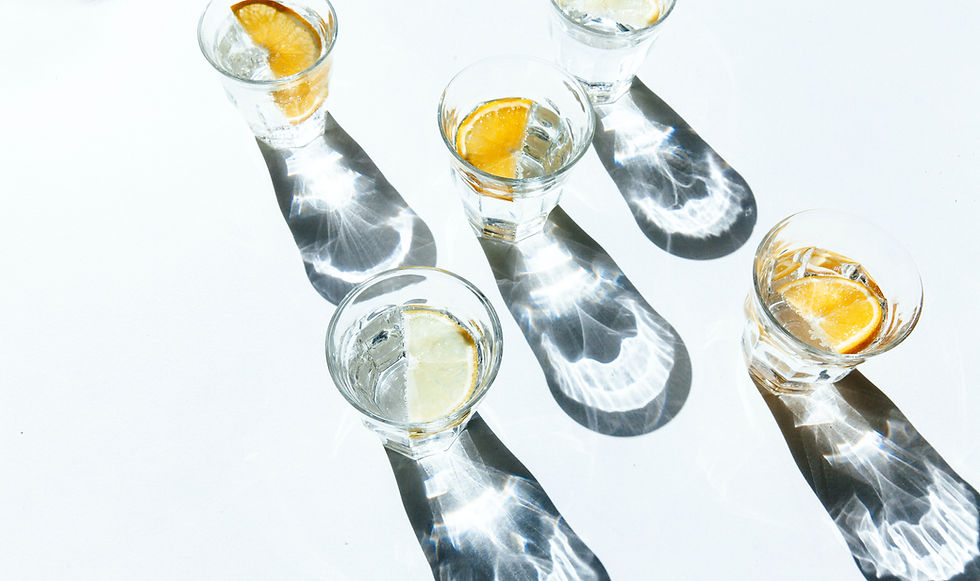 verre d'eau et tranche de citron du régime du dry january
