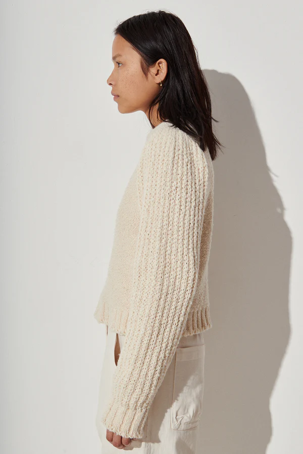 rachel-comey-pull-creme-profil.webp
