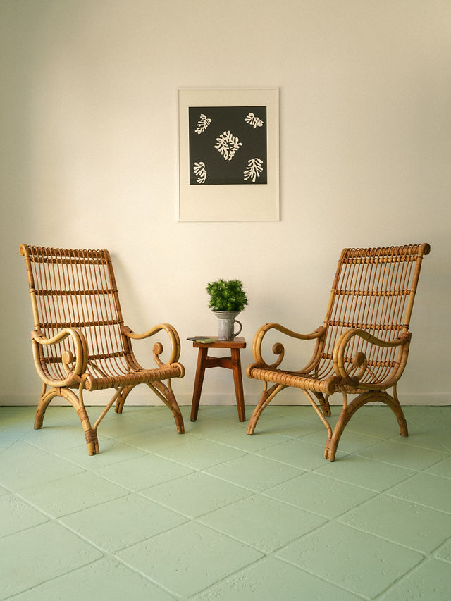 fauteuils en rotin dans le lobby de l'hôtel La Tartane