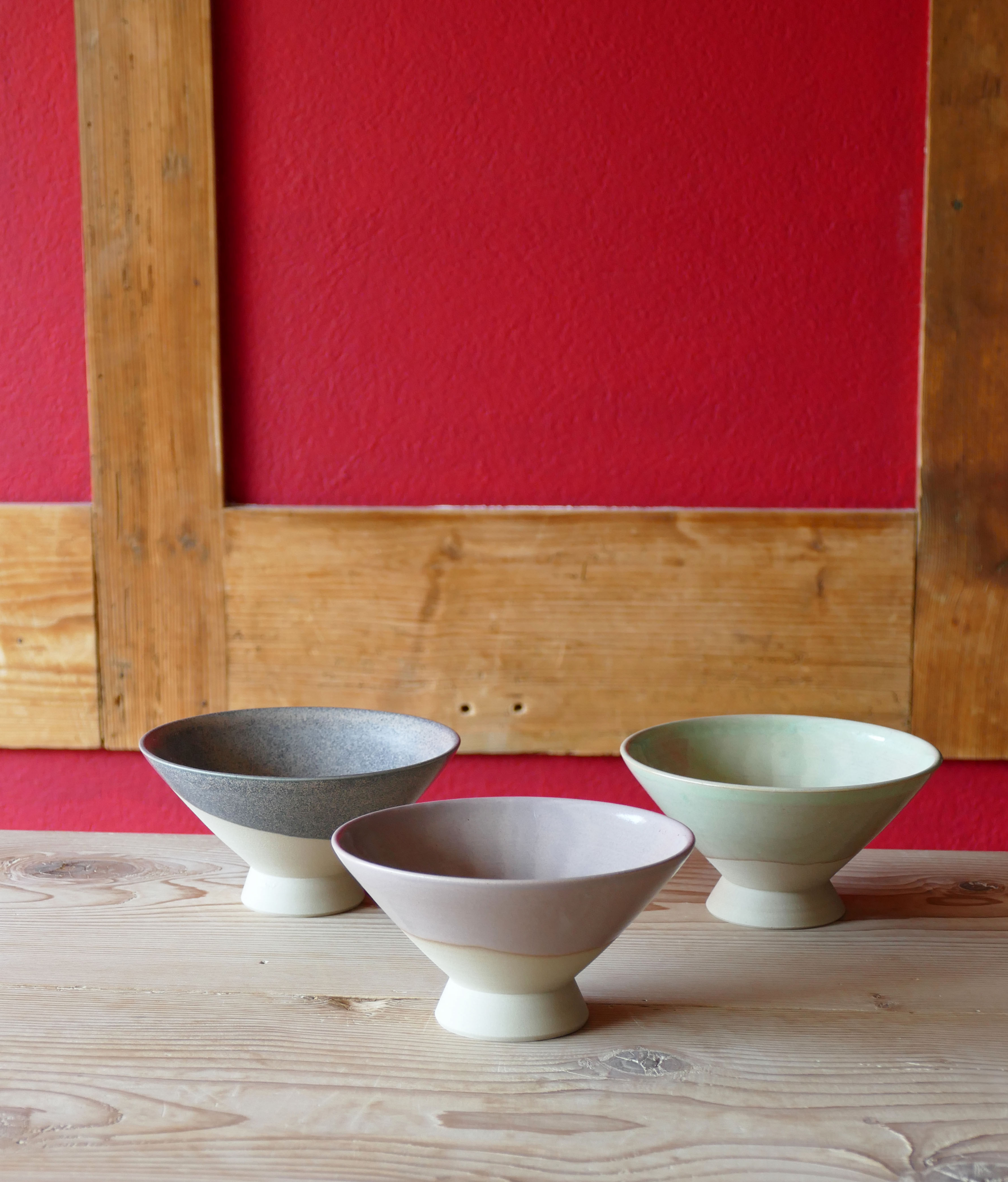 mittelgrosse Schale mit Fuss, grün