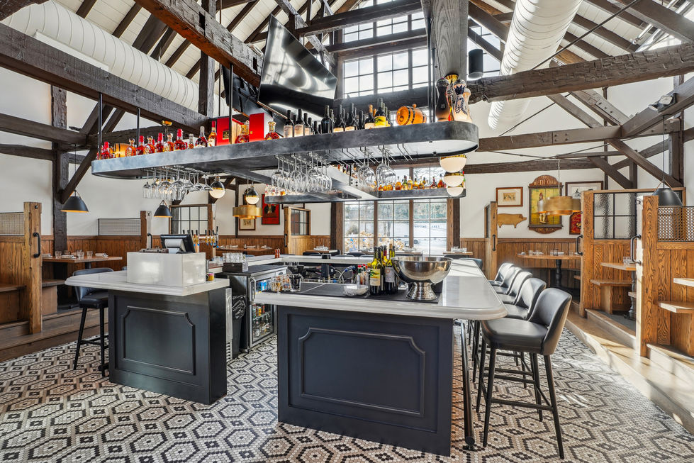 Black Horse Tavern & Pub Bar