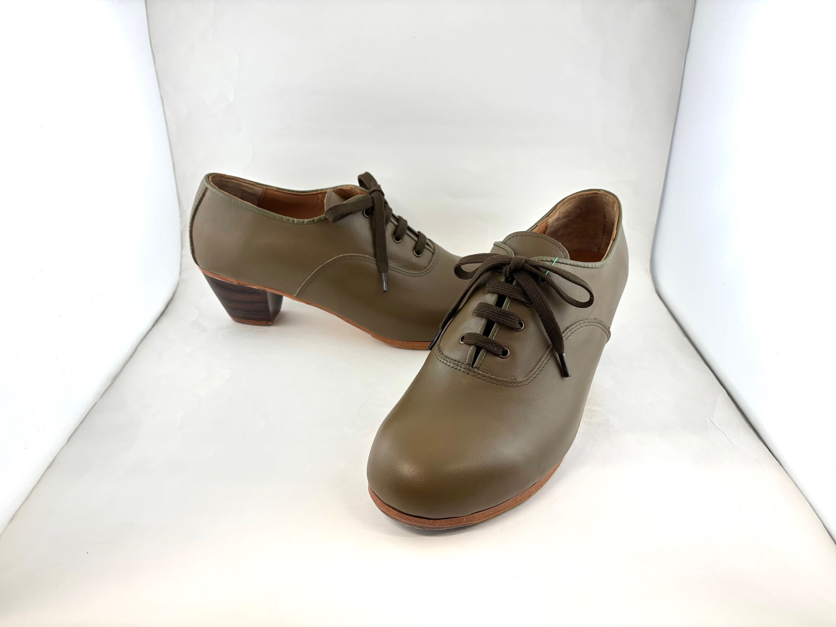 39.0　普通幅　チャピン　表革　緑　クバーノ　5cm　木目　Y9081