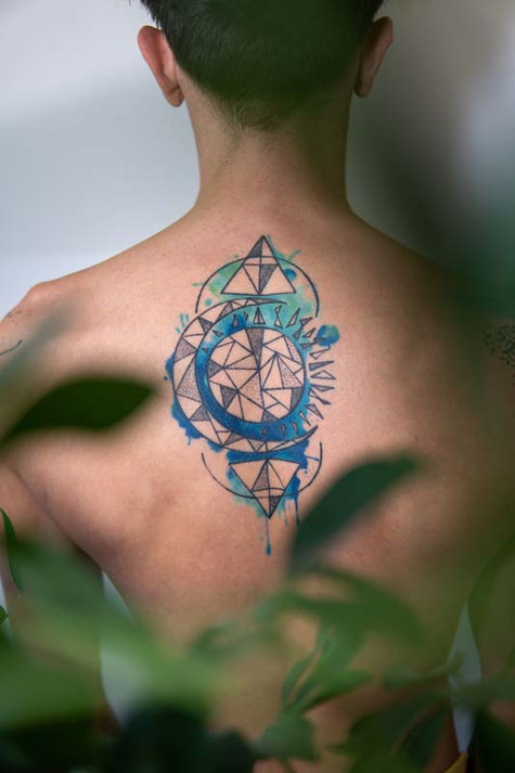 abstraktes Tattoo mit Watercolor Effekt 