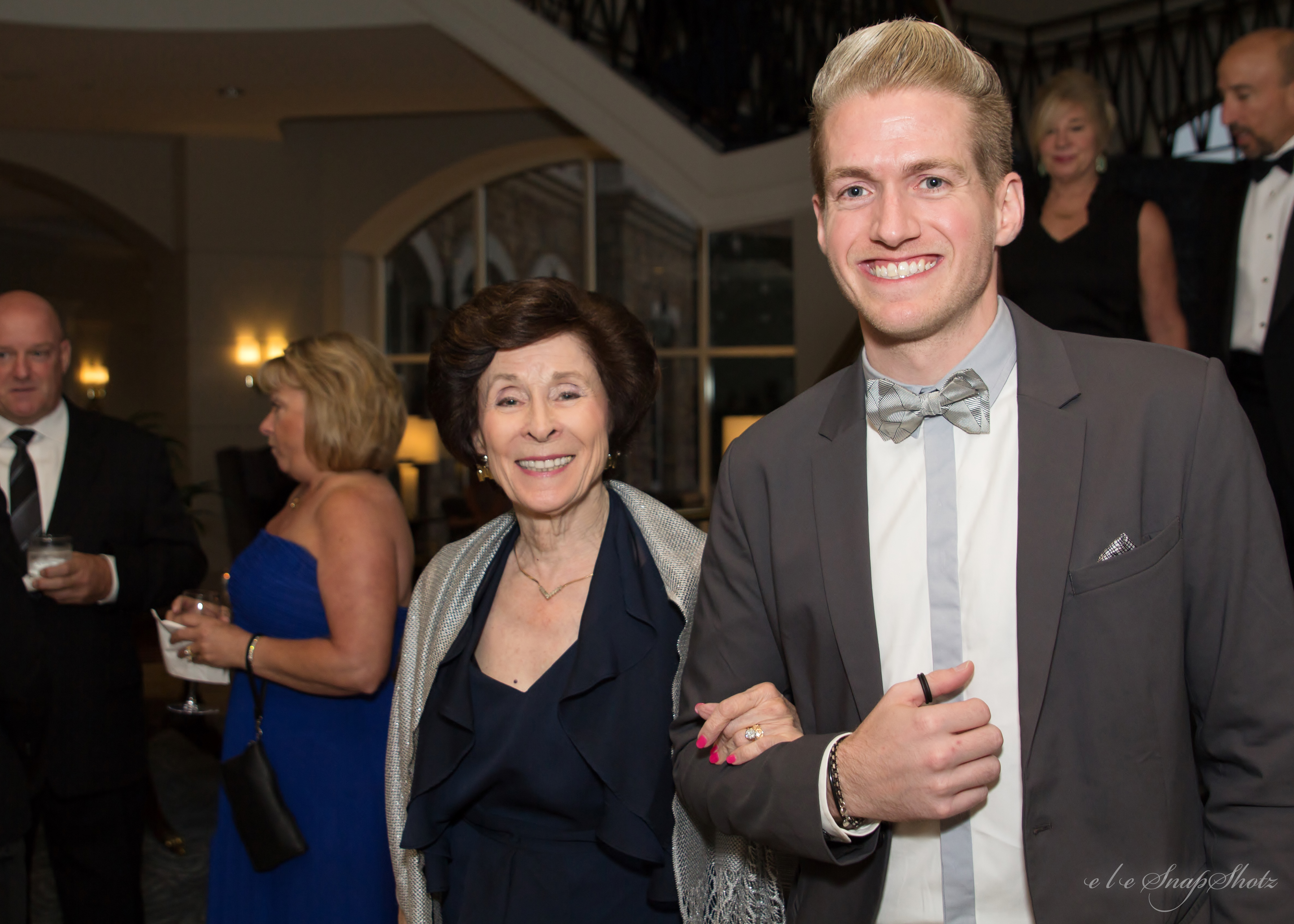 Baubles&BowtiesGala DAC e l e SnapShotz4