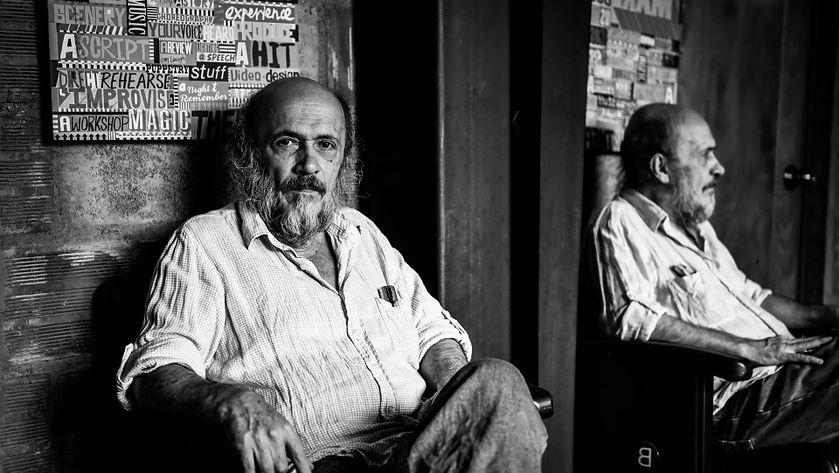 Crit__bal-pelaez-cronicas-del-barrio-medell__n-4_-.jpg