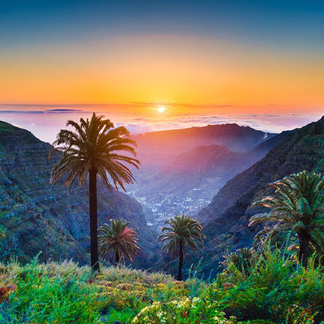 What are the most popular Winter destinations booked via online platforms in Europe?